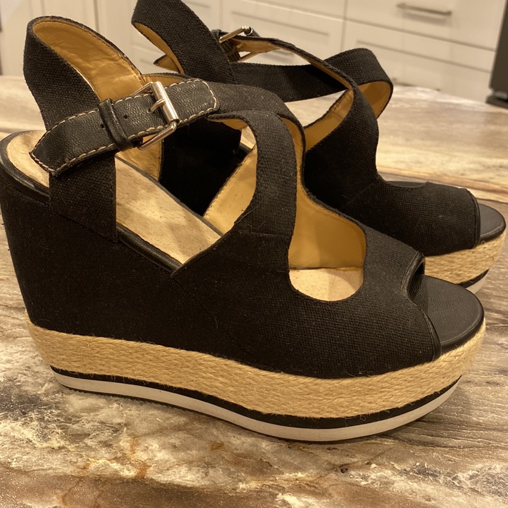 Ladies wedge shoe Le Chateau